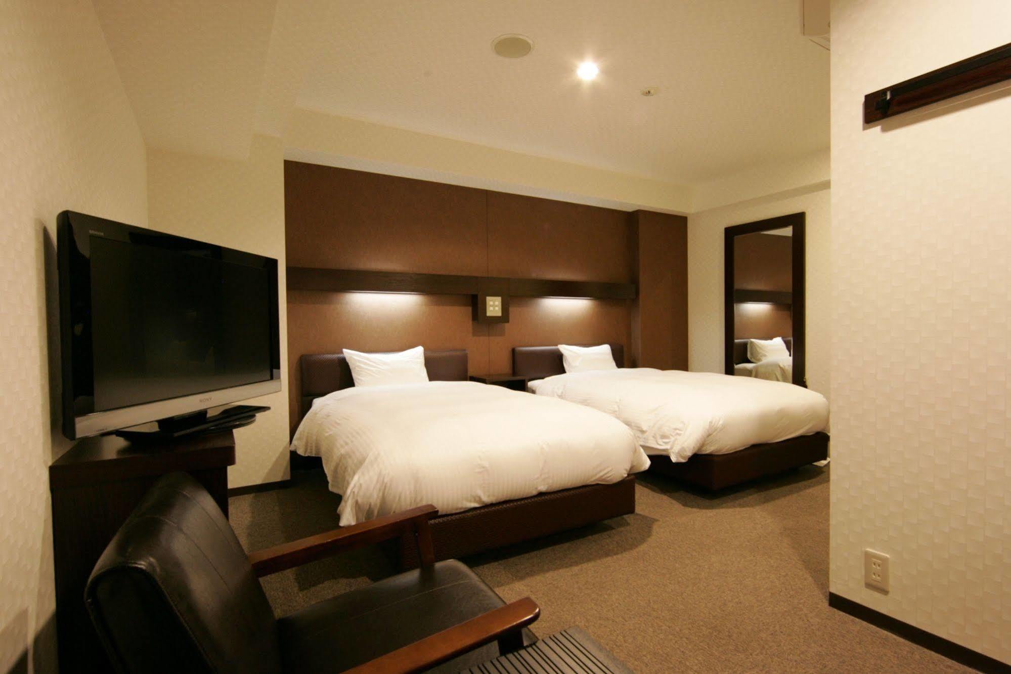 Green Rich Hotel Osaka Airport Ikeda  Exteriör bild